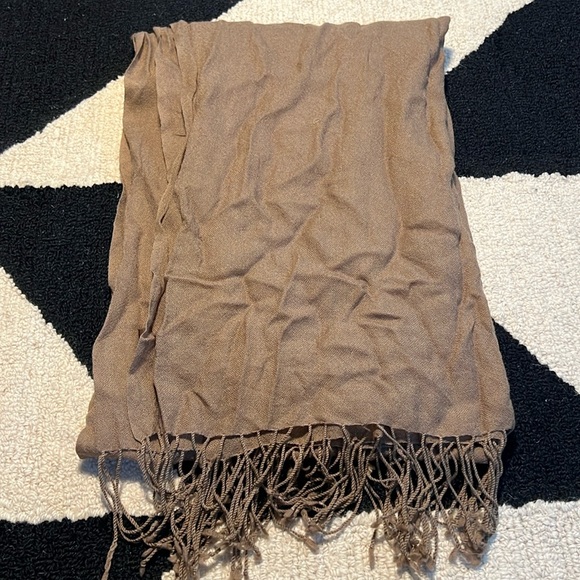 Lightweight Wool Scarf - Picture 1 of 4